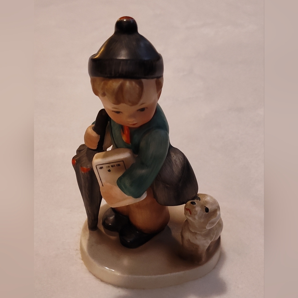 Vintage NAPCO JAPAN Ceramic Figurine